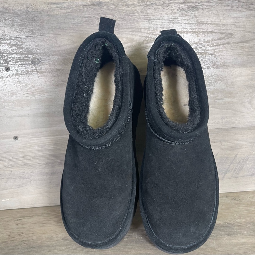 Bearpaw Womens‎ 9 Black Retro Platform Super Shorty Suede Pull On Fur Booties - Picture 3 of 13